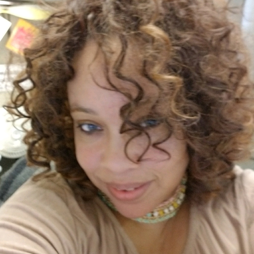 Meet your Posher, Shirelle